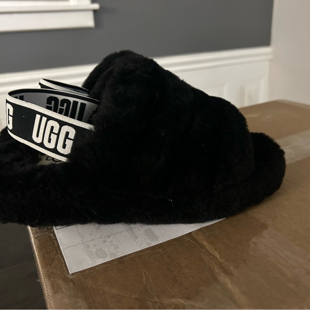 UGG Black Fluffy Slippers with Logo Strap